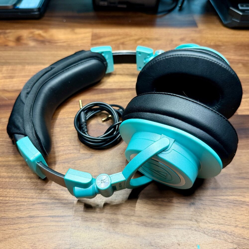 Audio-Technica ATH-M50xBT2 Over Ear Wireless Headphones Ice Blue